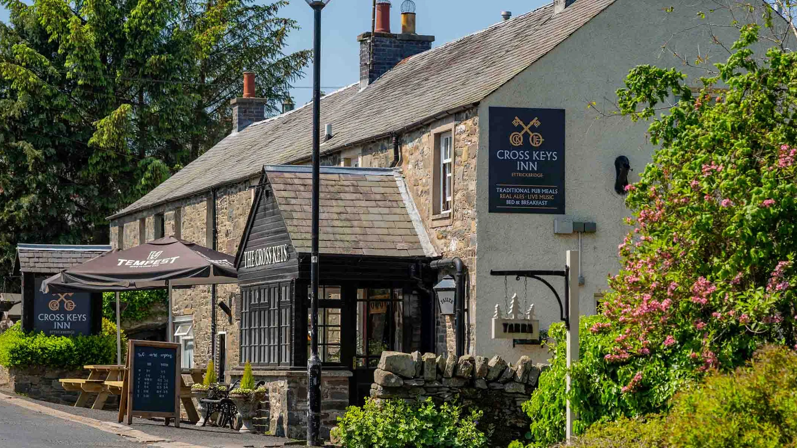 Cross Keys Inn in Ettrickbridge